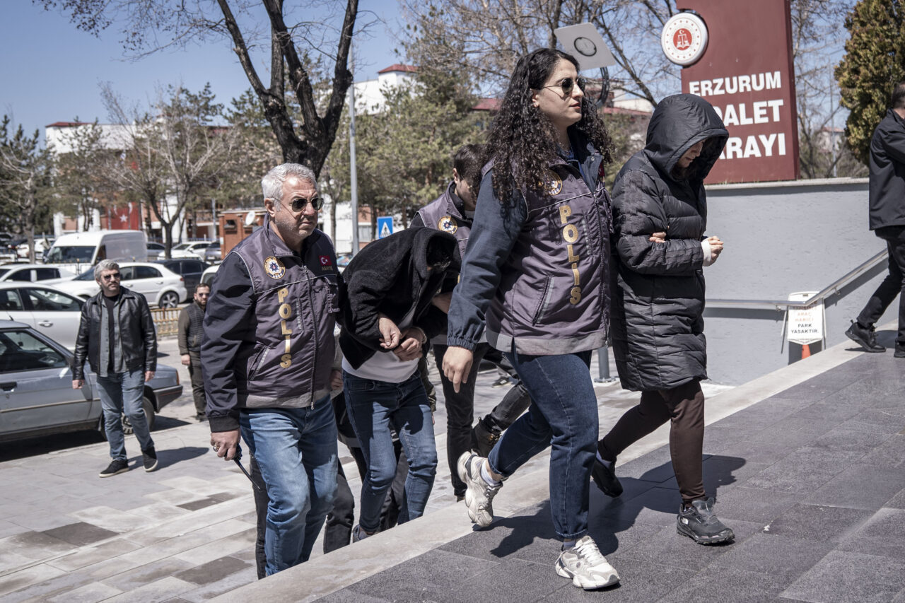 ERZURUM (AA) – Erzurum'da masaj salonlarına yönelik düzenlenen fuhuş operasyonunda