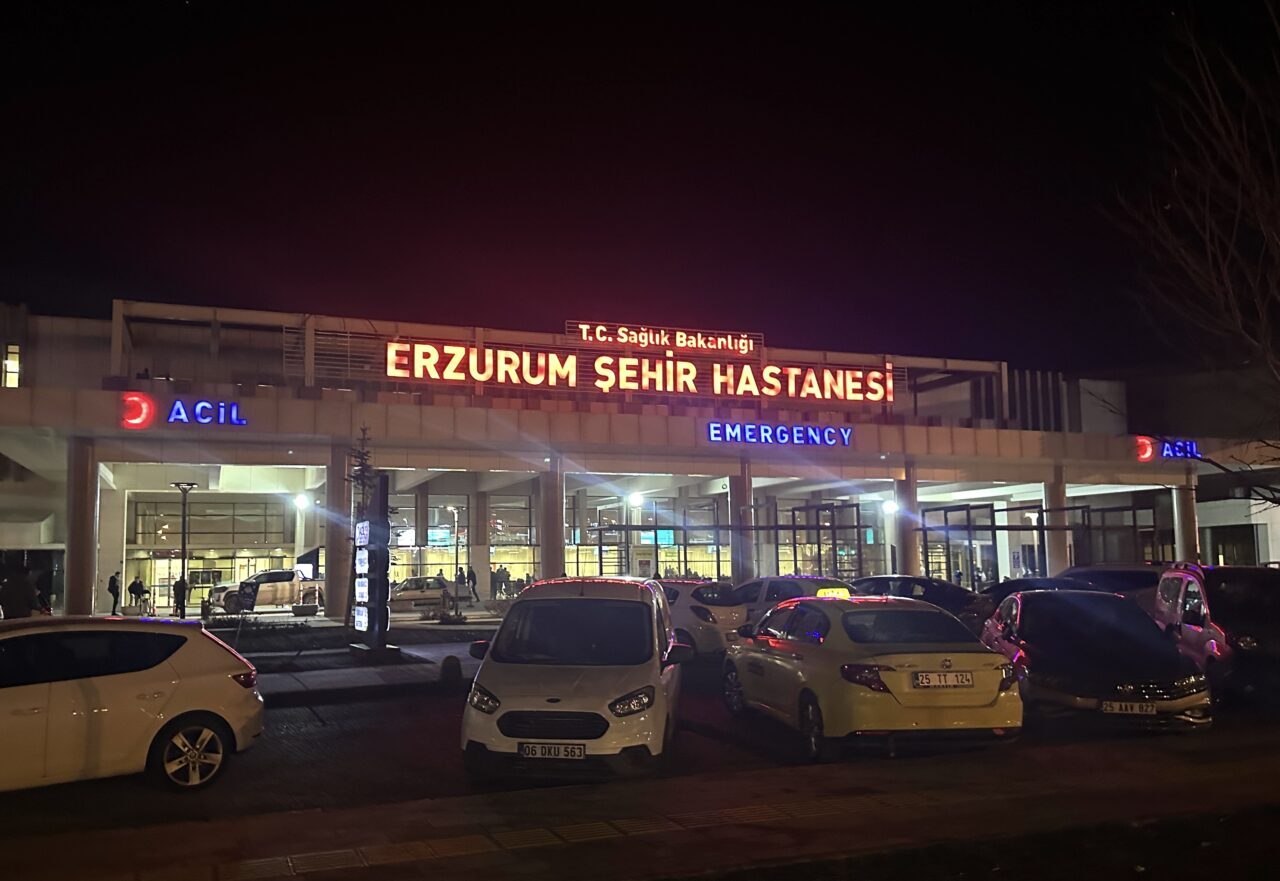ERZURUM (AA) – Erzurum'un Palandöken ilçesinde otomobilin çarptığı bisikletli çocuk