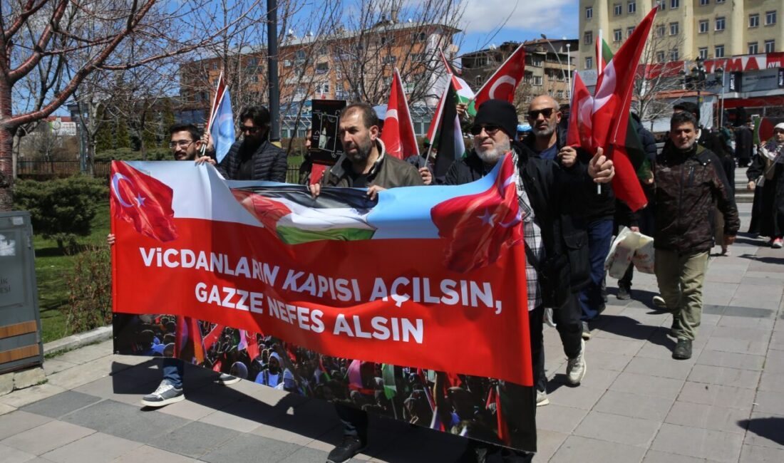ERZURUM (AA) – Erzurum'da hekimler ve sağlık çalışanları, İsrail'in Gazze'ye