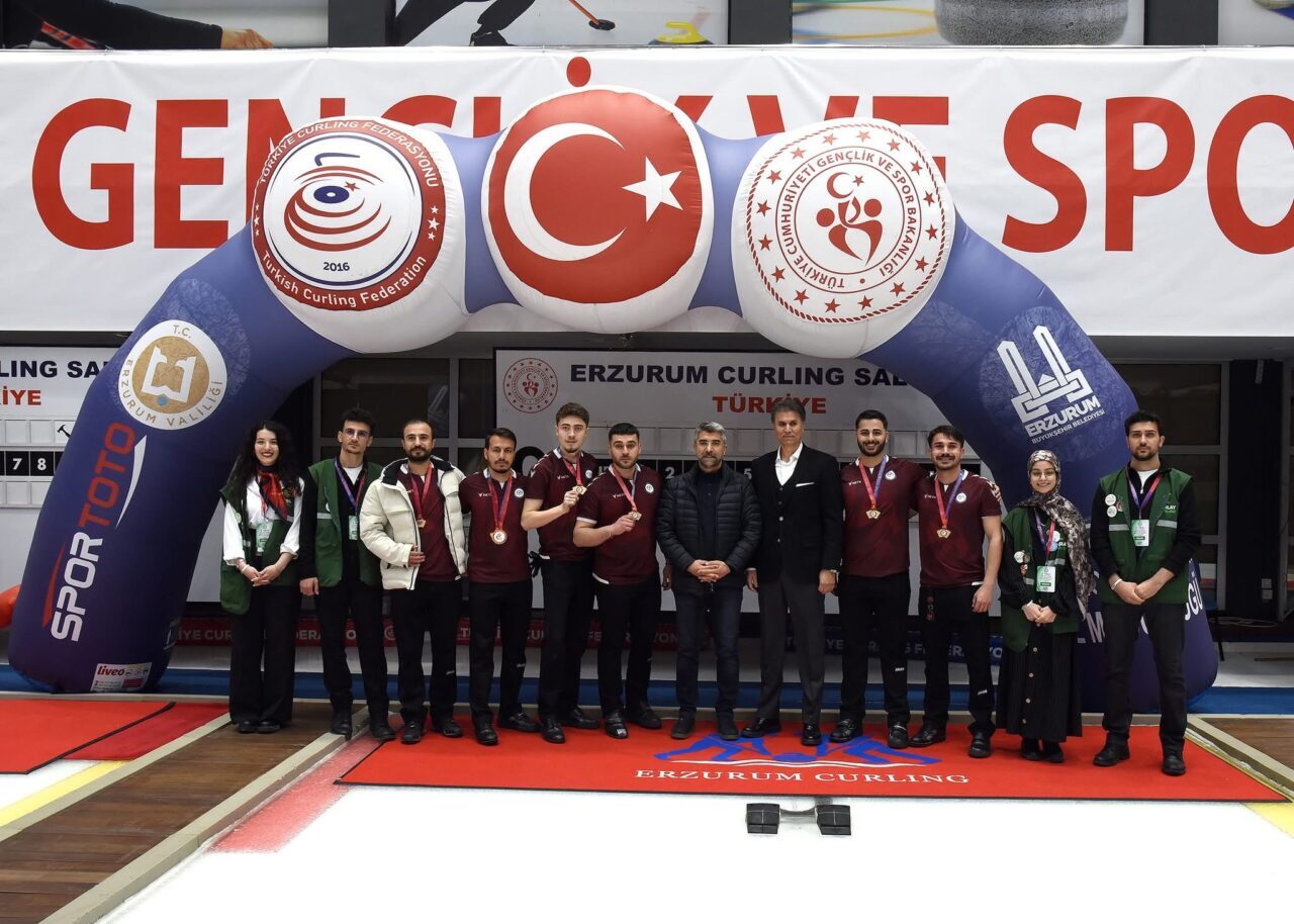 - Erkeklerde Erzurum Curling Akademi, kadınlarda ise Erzurum TEİAŞ Spor