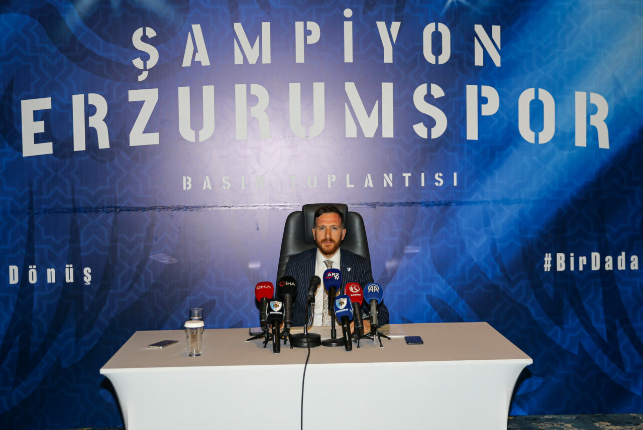 - Erzurumspor FK Başkanı Ahmet Dal:
- "Sezonun yüzde seksenini lider