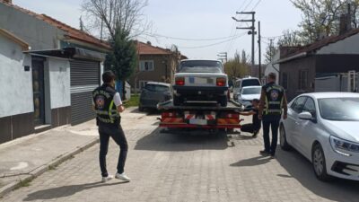 ESKİŞEHİR (AA) – Eskişehir'in Odunpazarı ilçesinde, otomobiliyle drift yaptığı iddia