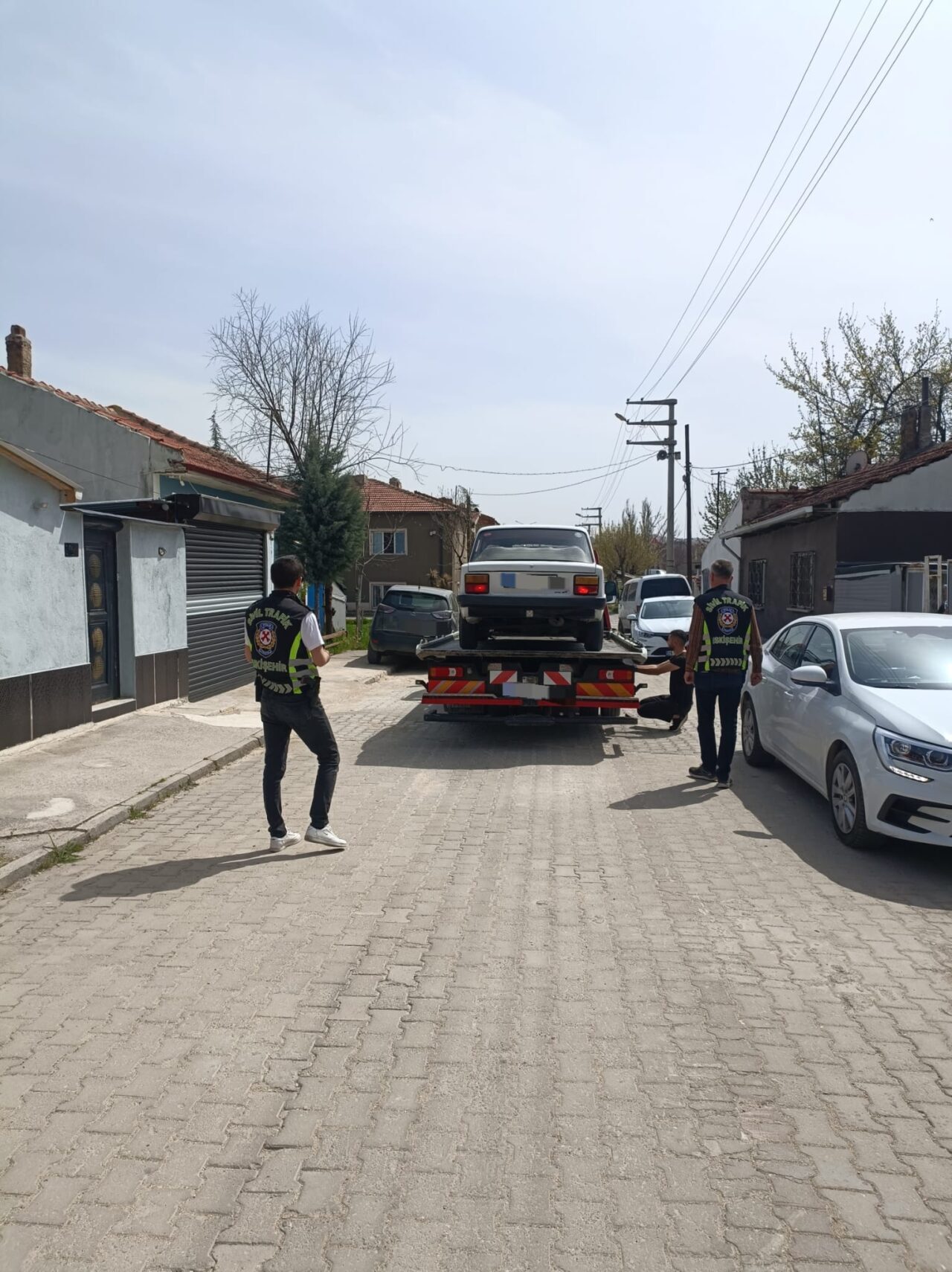 ESKİŞEHİR (AA) – Eskişehir'in Odunpazarı ilçesinde, otomobiliyle drift yaptığı iddia