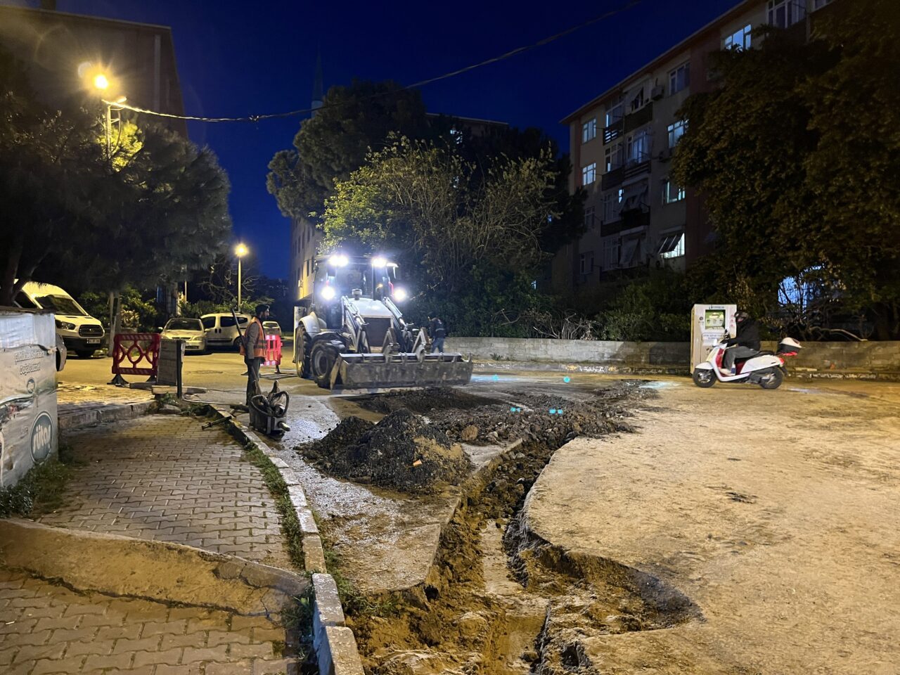 İSTANBUL (AA) – Eyüpsultan'da doğal gaz ekiplerinin kazı çalışması sırasında