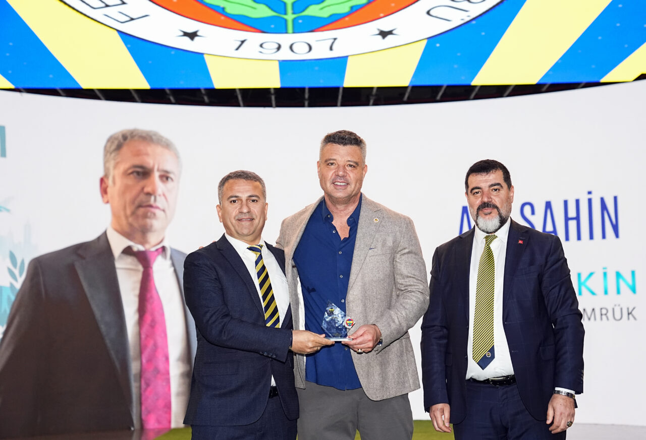 - "Üzüldük, yaralandık ama şampiyonluğa hala inanıyorum"