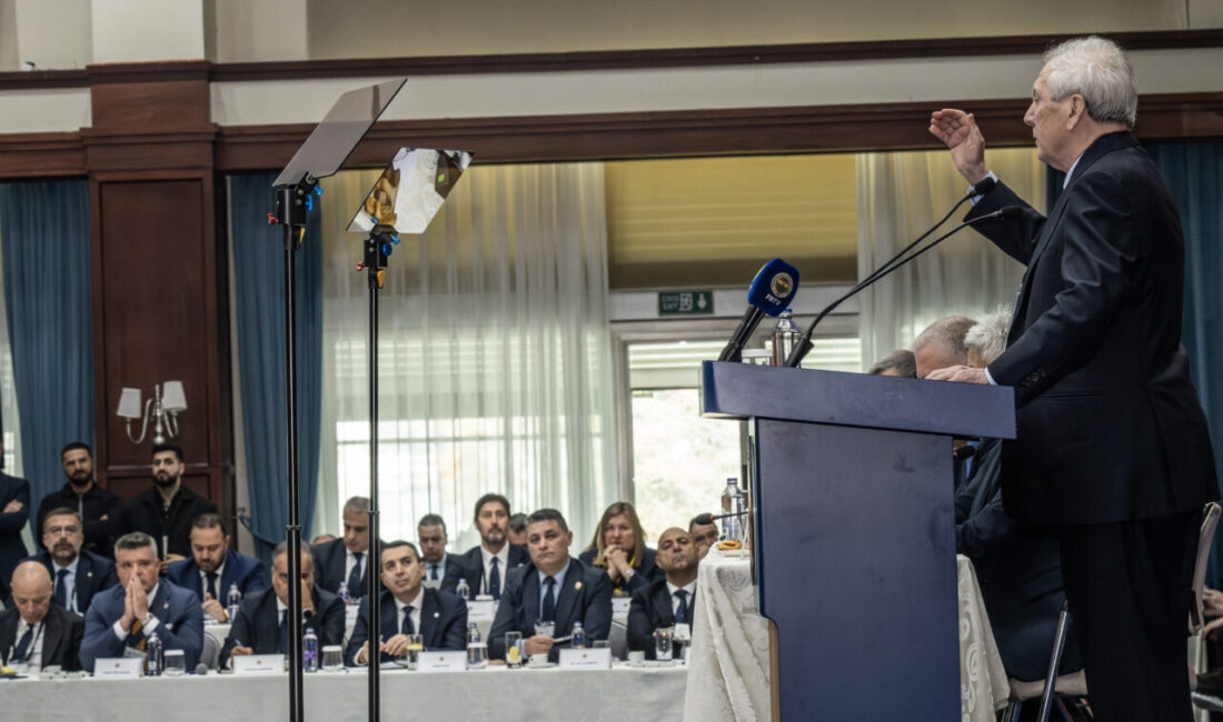 - Eski başkanlardan Aziz Yıldırım:
"Biz burada birlik, beraberlik gibi sözlerle