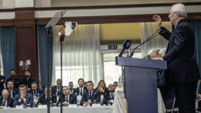 - Eski başkanlardan Aziz Yıldırım:
"Biz burada birlik, beraberlik gibi sözlerle