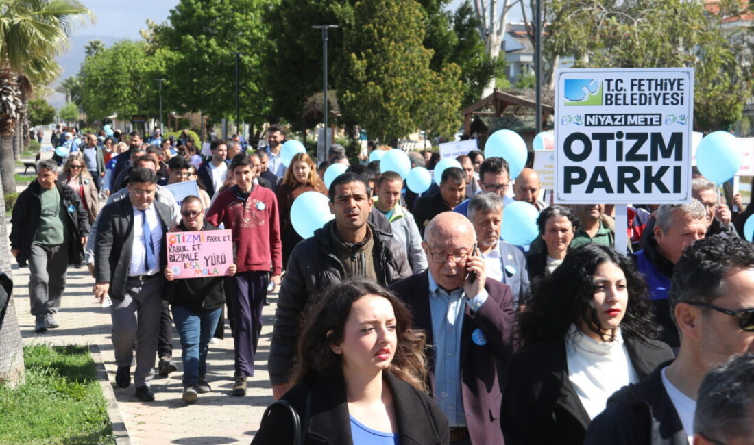 MUĞLA (AA) – Muğla'nın Fethiye ilçesinde "2 Nisan Dünya Otizm