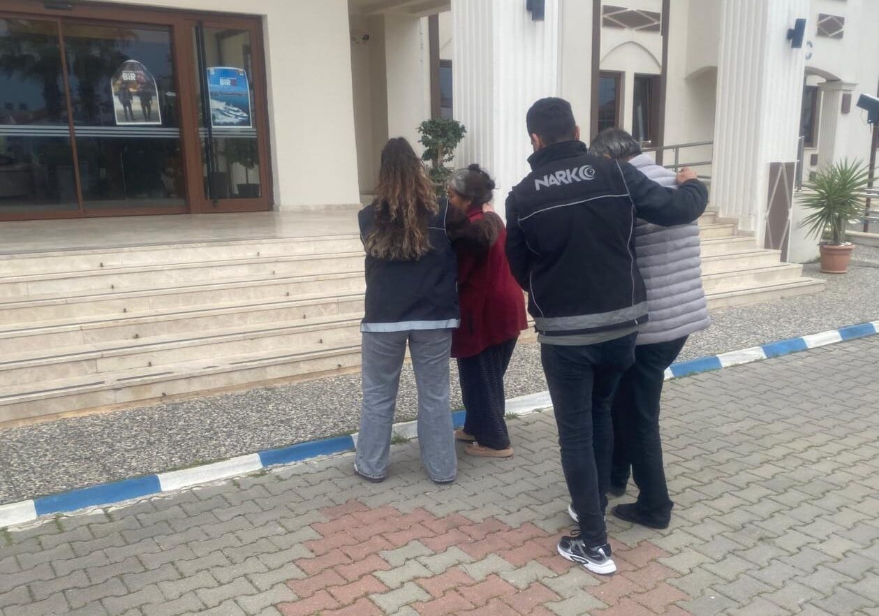 MUĞLA (AA) – Muğla'nın Fethiye ilçesinde uyuşturucu ticareti yaptıkları iddiasıyla