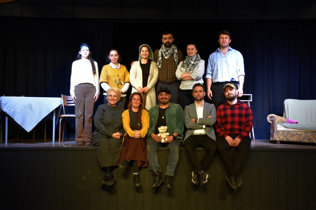 TRABZON (AA) – Trabzon'da tiyatro oyuncuları, İsrail'in Filistin'de yaptığı zulmü