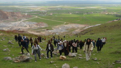 MUŞ (AA) – Muş'ta fotoğraf tutkunları ve doğaseverler, Çizmeburun mevkisinde