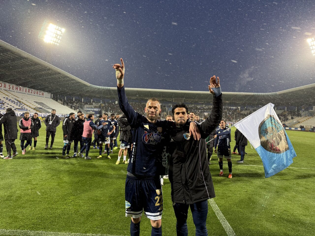 - Erzurumspor FK: 2 - Boluspor: 0
- Karşılaşmanın 10. dakikasında