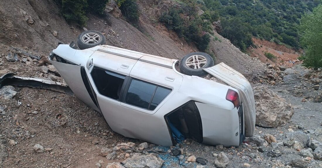 GAZİANTEP (AA) – Gaziantep'in İslahiye ilçesinde dere yatağına devrilen otomobilin