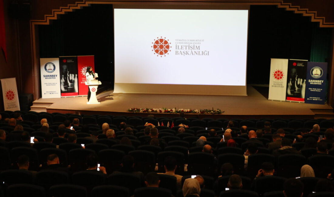 - Cumhurbaşkanlığı İletişim Başkanlığı Dezenformasyonla Mücadele Merkezi Koordinatörü Deniz Demir:
-