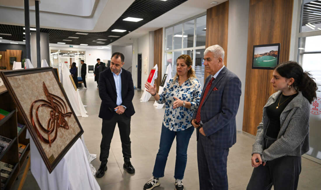 GAZİANTEP (AA) – Gaziantep'te açılan Osmanlı ve modern motiflerin yer