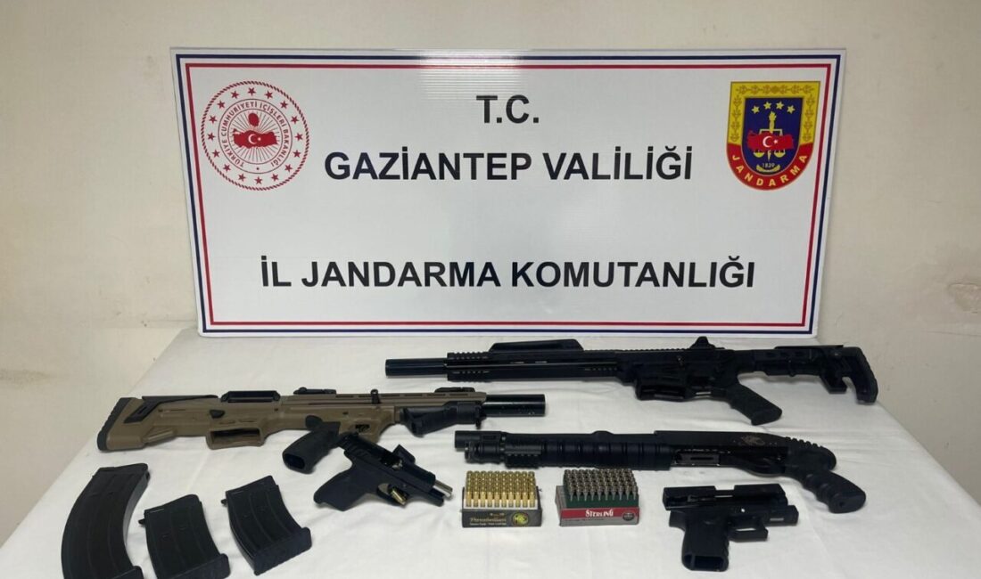 GAZİANTEP (AA) – Gaziantep'te silah kaçakçılığı yaptıkları iddiasıyla 19 şüpheli