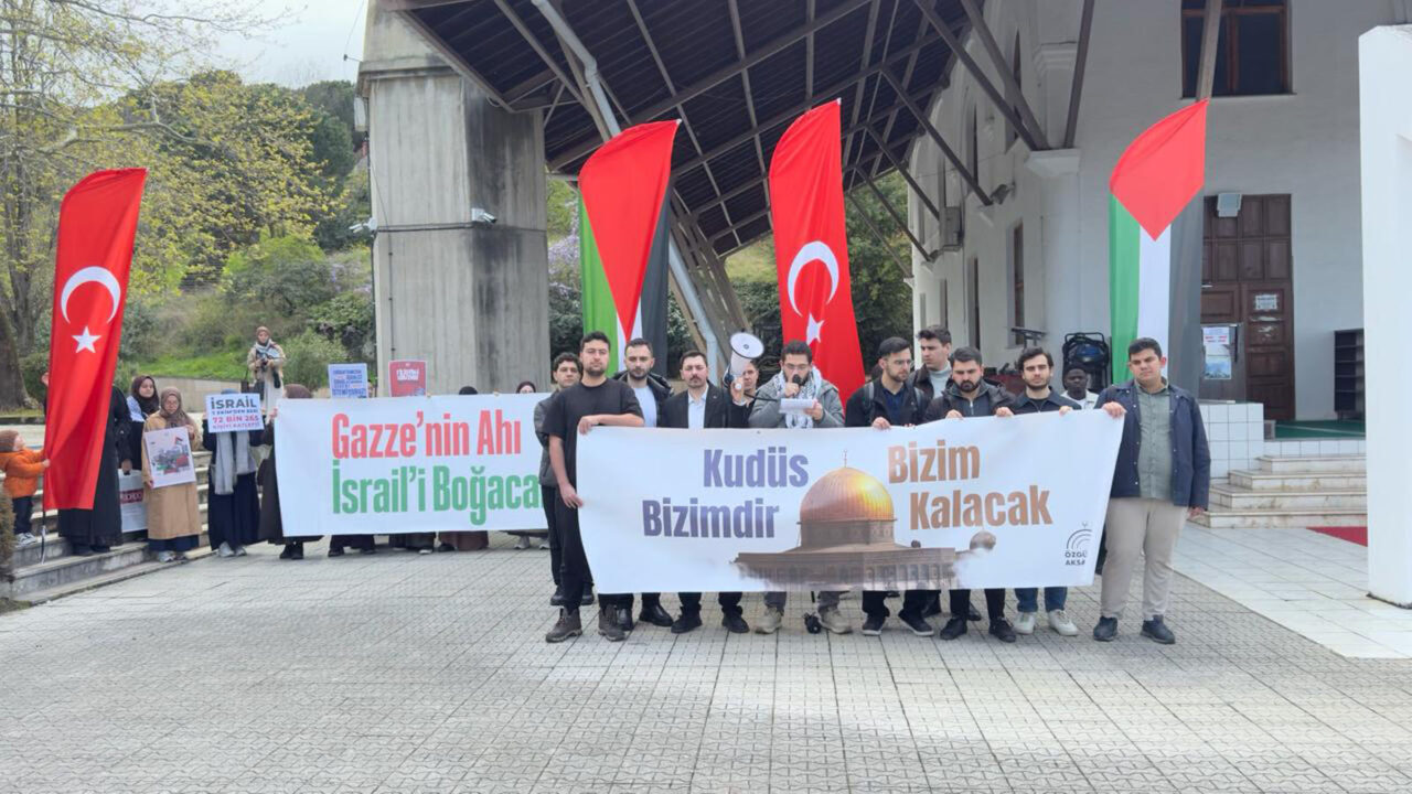 İSTANBUL (AA) – Genç İHH tarafından, İsrail'in Filistin'deki işgaline ve