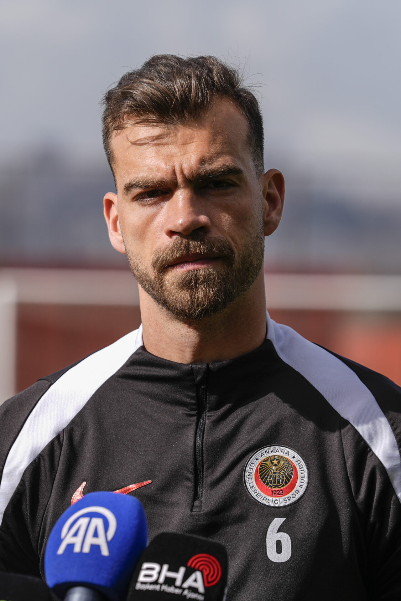 - Başkent ekibinin teknik direktörü Volkan Demirel:
- "Kazanmamız gereken bir