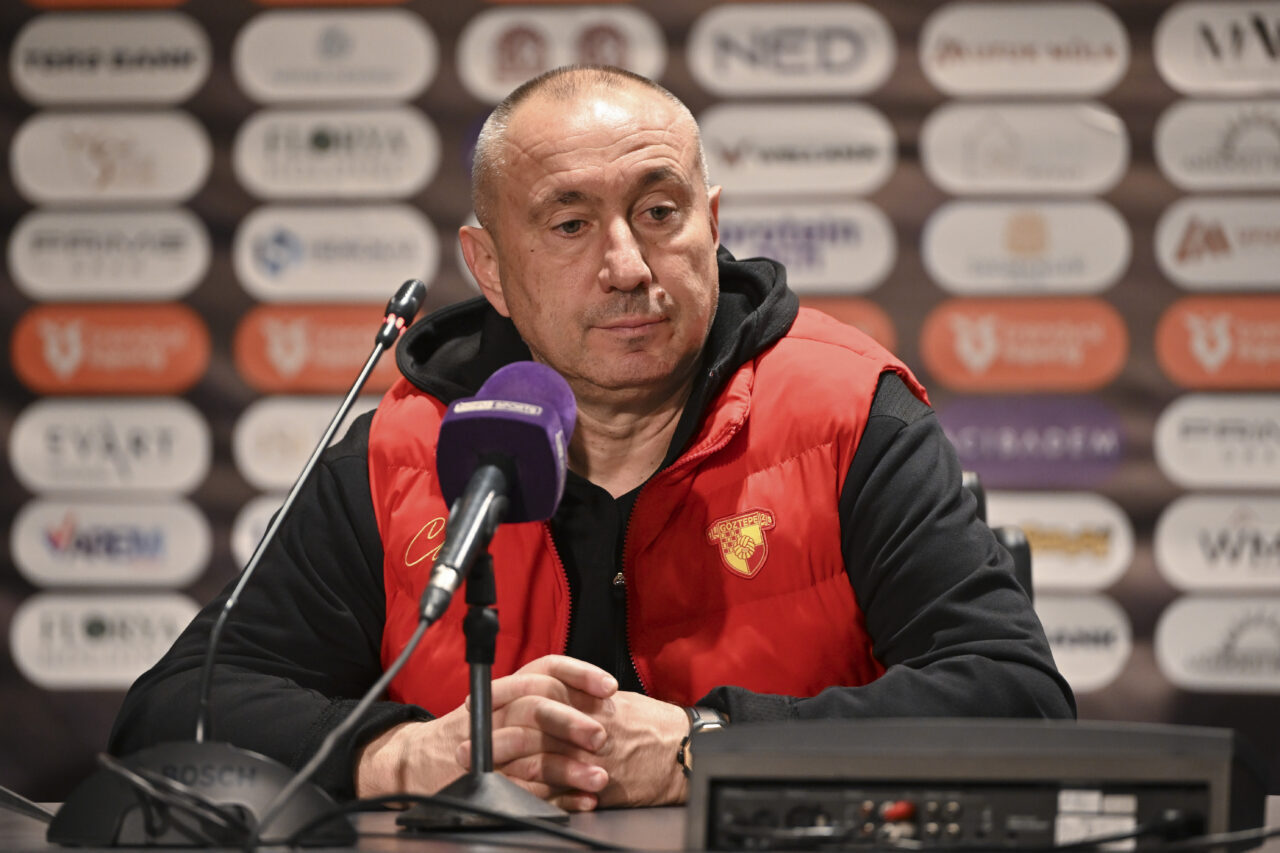 - Göztepe Teknik Direktörü Stanimir Stoilov:
"İki takım adına da çok