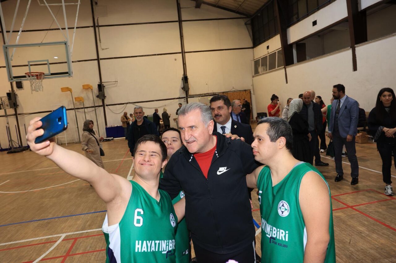 ANKARA (AA) – Gençlik ve Spor Bakanı Osman Aşkın Bak,