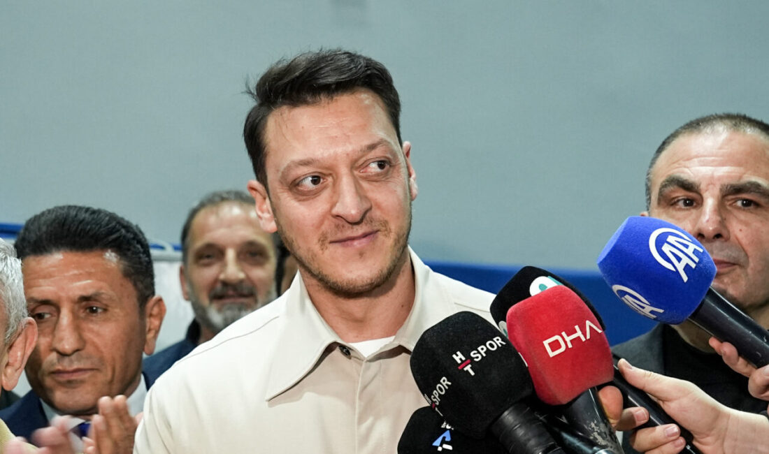 - İstanbul Valisi Davut Gül:
- "Geçmişte, güreşte çok önemli başarılar