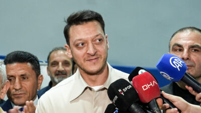 - İstanbul Valisi Davut Gül:
- "Geçmişte, güreşte çok önemli başarılar