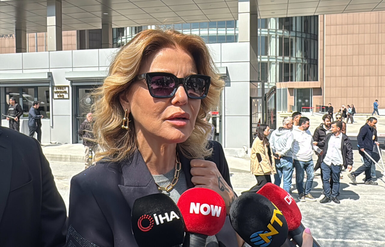 İSTANBUL (AA) – Şarkıcı Gülben Ergen, sosyal medya hesabından yaptığı