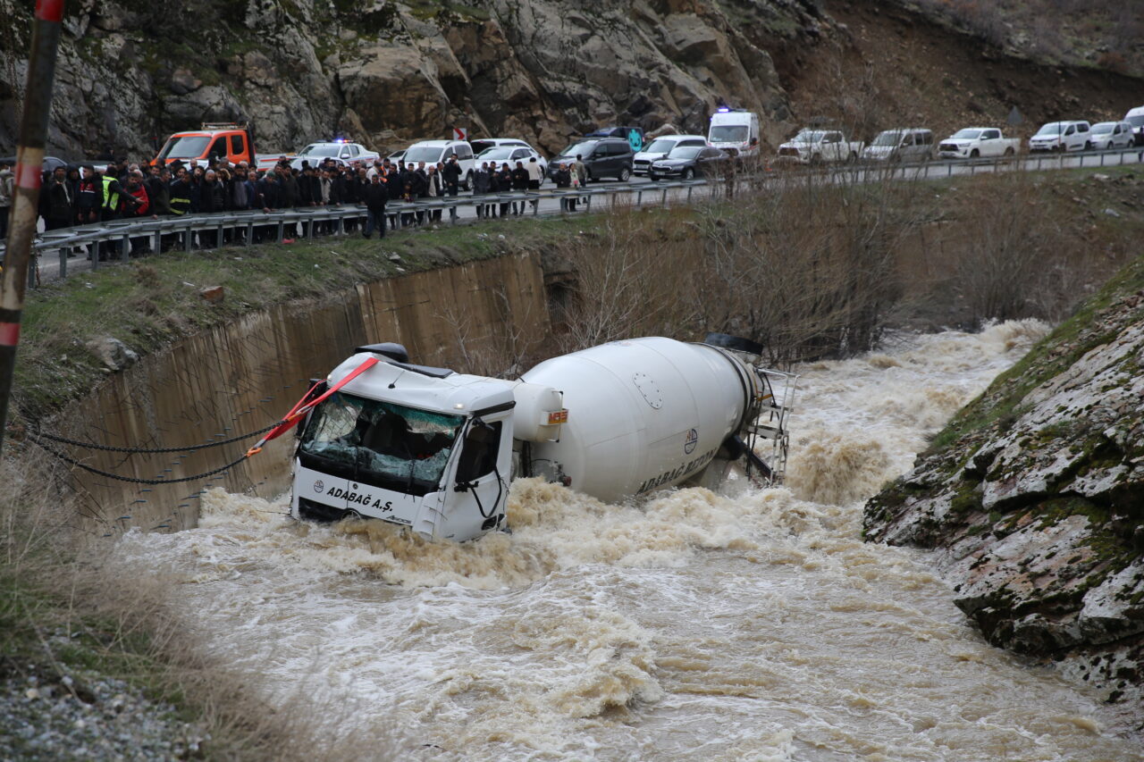 SÜRÜCÜNÜN CANSIZ BEDENİNE ULAŞILMASI EKLENDİ