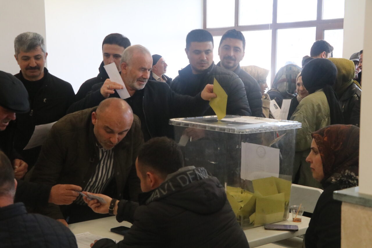 REFERANDUMUN SONUCU VE RÖPORTAJLAR EKLENDİ