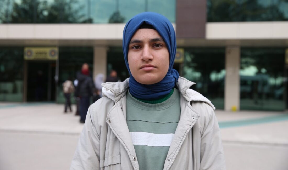 - Yaralanan öğrencinin babası Mehmet Salih B:
- "Kızım iki ameliyat