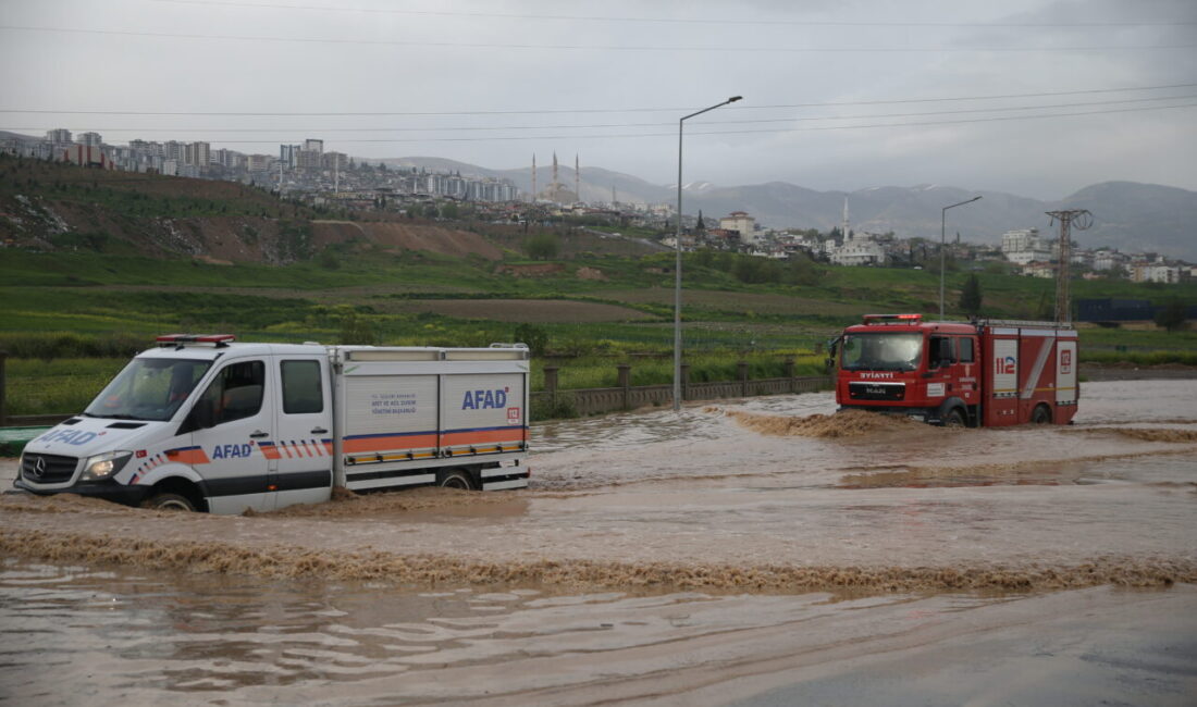 BATI ÇEVRE YOLUNDA ARAÇLARIN MAHSUR KALMASI EKLENDİ