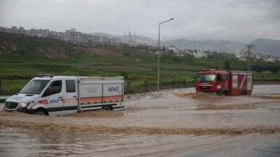 BATI ÇEVRE YOLUNDA ARAÇLARIN MAHSUR KALMASI EKLENDİ