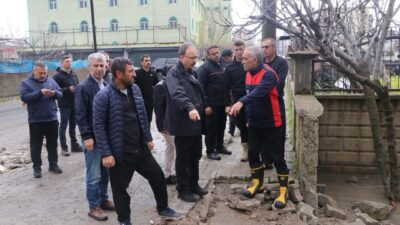 - Vali Kemal Kızılkaya:
- "Şu anda önceliğimiz su baskınlarının tahliyesi,