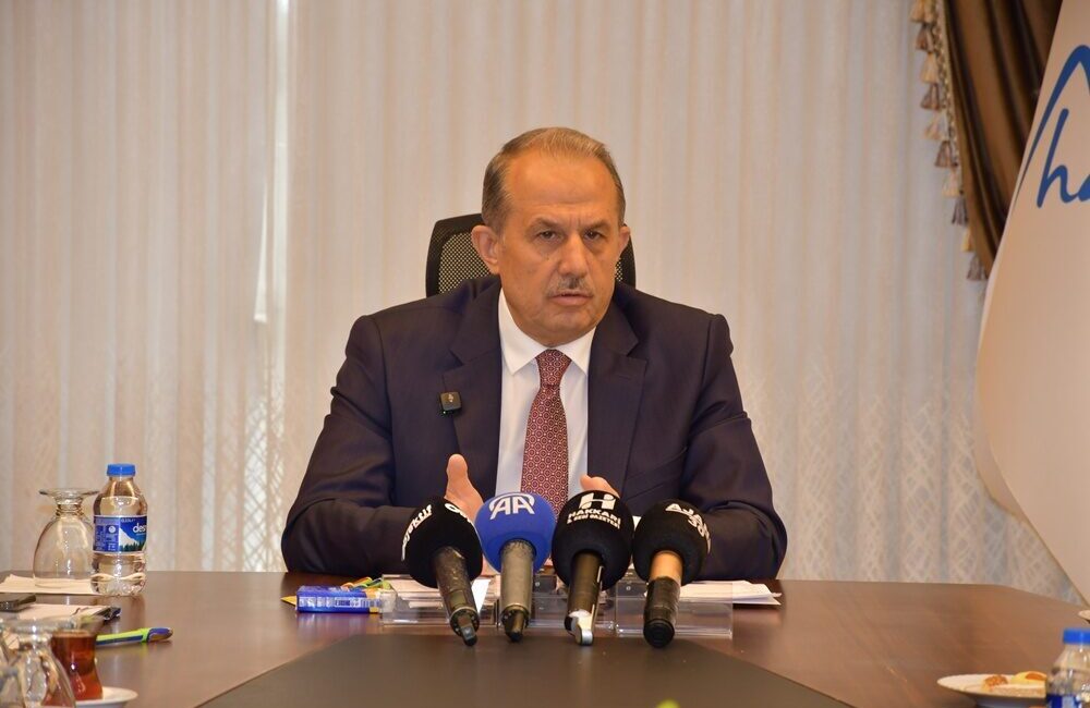 - "Yağışın olması ve zeminin uygun olmaması işlerimizi aksattı. Doğaya