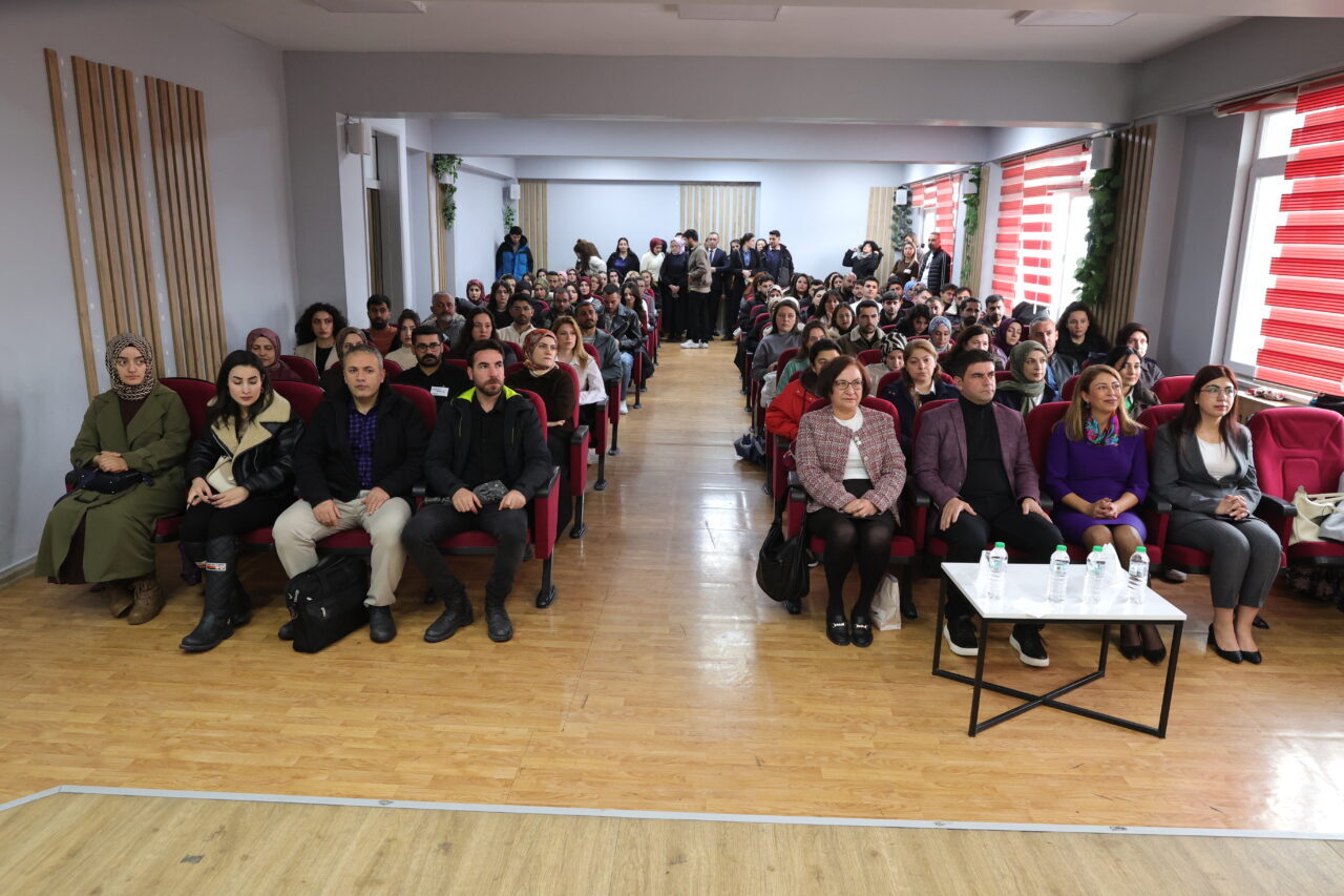 HAKKARİ (AA) – Öğretmen Akademisi Vakfınca (ÖRAV), Hakkari'de eğitim şenliği