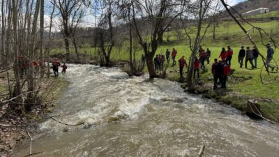 HAKKARİ (AA) – Hakkari'nin Şemdinli ilçesinde dereye düşen 8 yaşındaki