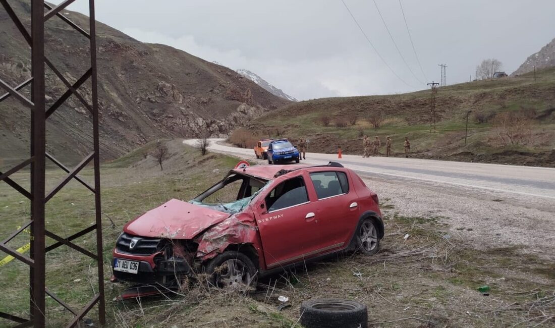 HAKKARİ (AA) – Hakkari'de otomobilin elektrik direğine çarpması sonucu 1