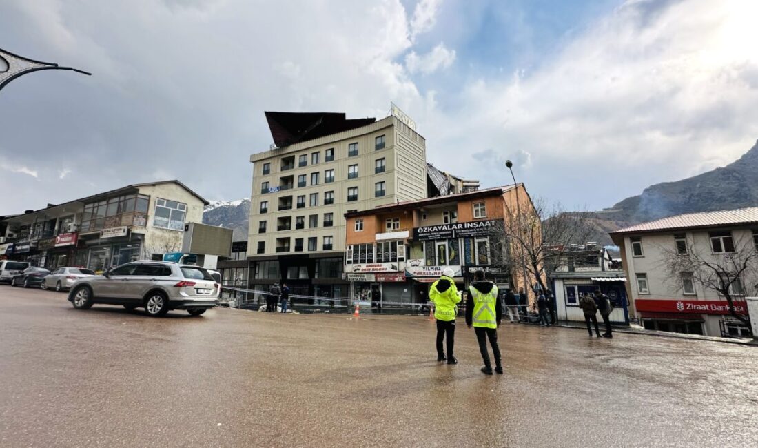 HAKKARİ (AA) – Hakkari'nin Şemdinli ilçesinde etkili olan fırtına nedeniyle