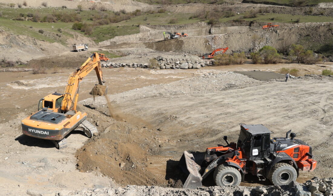 - Karayolları 11. Bölge Müdürü Demirhan Erol:
- "(Alternatif yol) Bu