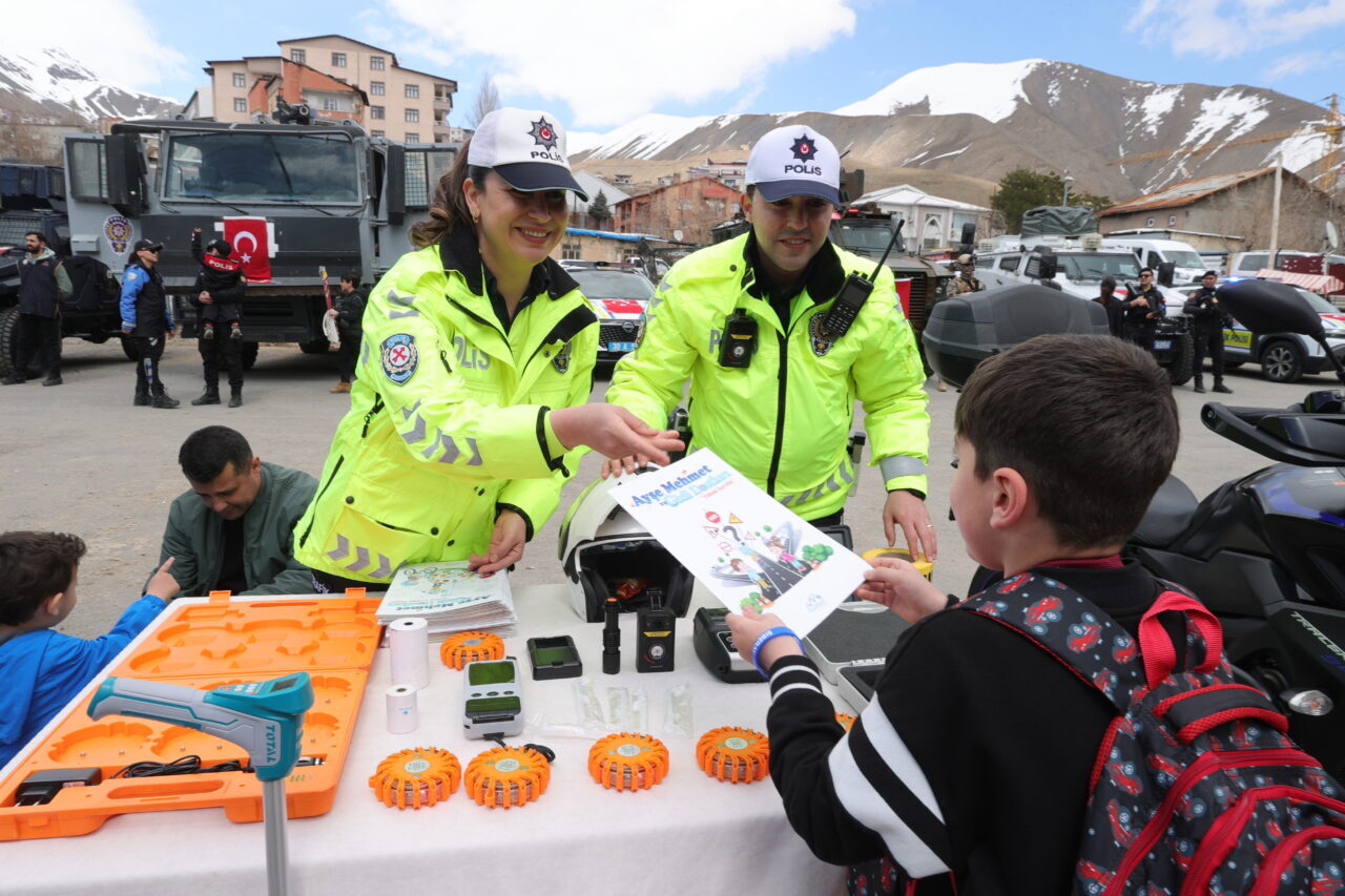 HAKKARİ (AA) – Hakkari İl Emniyet Müdürlüğünce, Türk Polis Teşkilatının