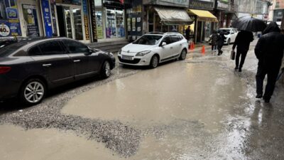 - Kent girişindeki Sere Solan mevkisinde heyelan nedeniyle ulaşıma kapanan