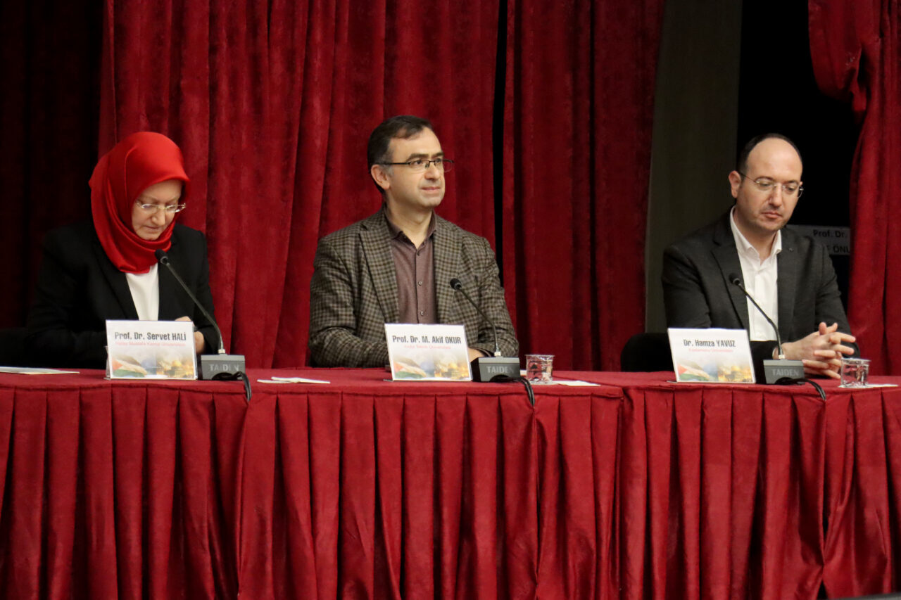 HATAY (AA) – Hatay Mustafa Kemal Üniversitesinde (HMKÜ) "Değişen Dünya