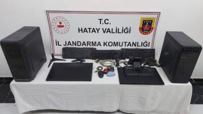 HATAY (AA) – Hatay'ın Kırıkhan ilçesinde iş yerinden hırsızlık yaptıkları