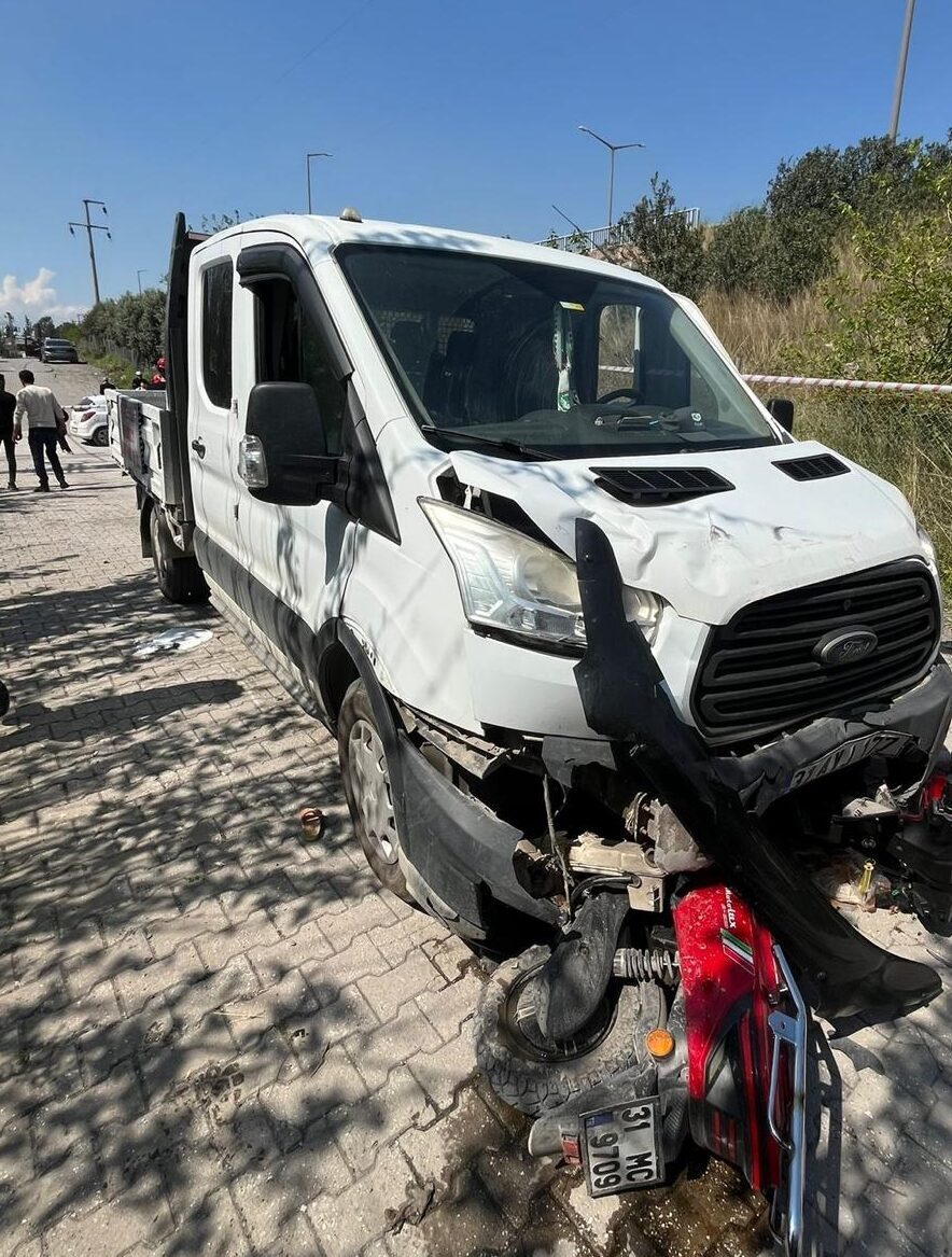 HATAY (AA) – Hatay'ın Dörtyol ilçesinde kamyonetle çarpışan motosikletteki 1