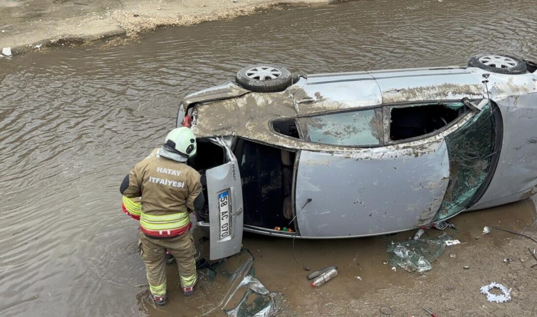 HATAY (AA) – Hatay'ın İskenderun ilçesinde otomobilin kanala devrilmesi sonucu