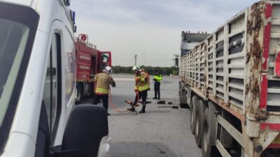 HATAY (AA) – Hatay'ın Erzin ilçesinde tamir etmek istediği tırın