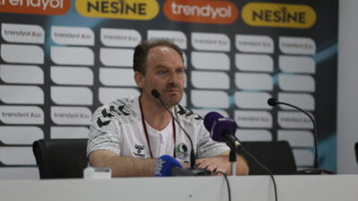 - Atakaş Hatayspor Teknik Direktörü Bekir İrtegün:
"Oynanan oyundan memnunum"
- Sakaryaspor