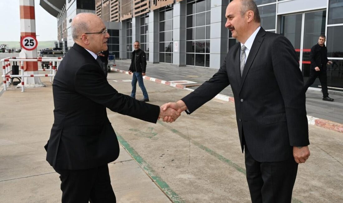 BATMAN (AA) – Hazine ve Maliye Bakanı Mehmet Şimşek, Batman'da