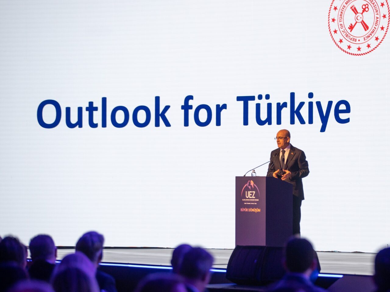 - "Savaşlar diğer şoklara oranla çok daha kalıcı ve büyük