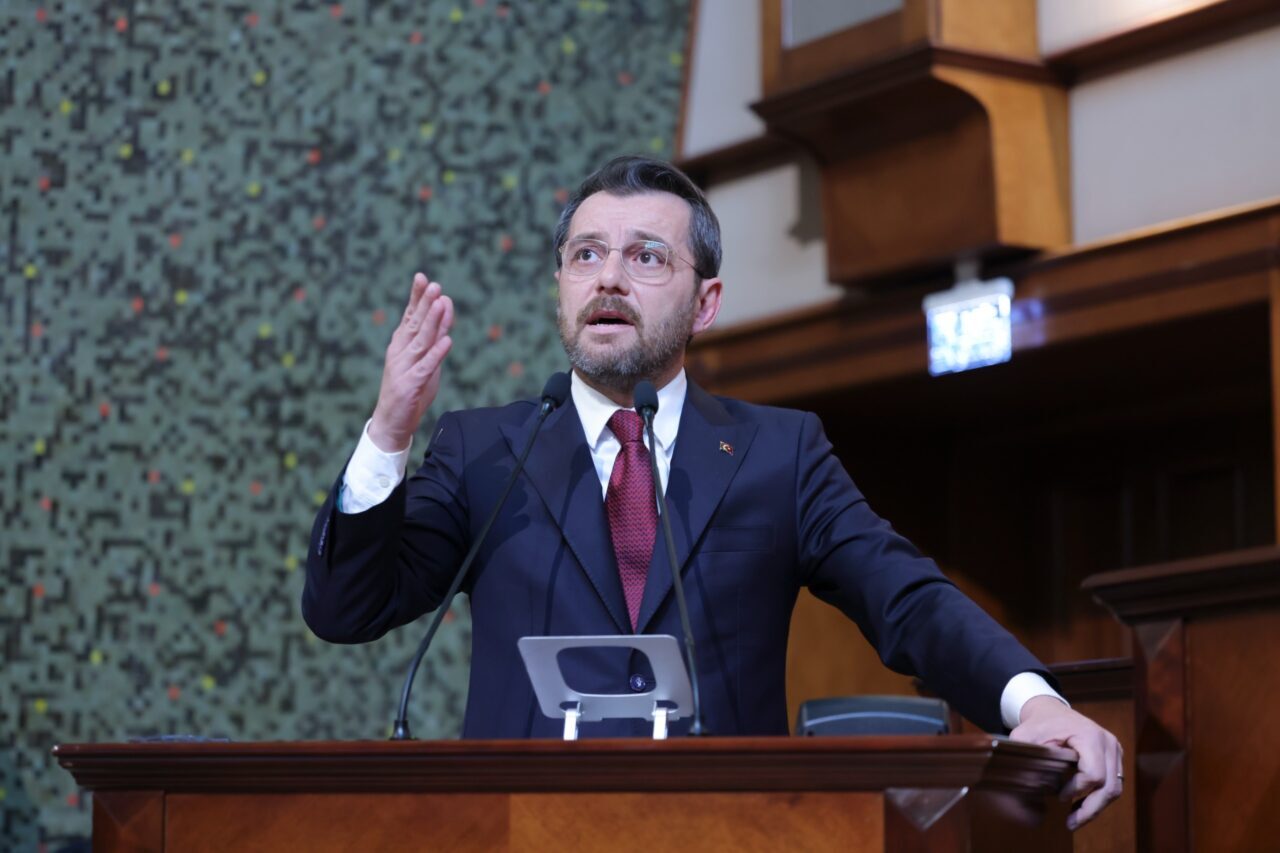 - AK Parti Grup Sözcüsü Murat Türkyılmaz:
- "Bugün yaşananları doğru